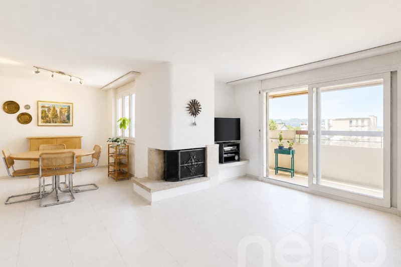 Gepflegte 3.5 Zimmer Wohnung mit Cheminée und Balkon (1)