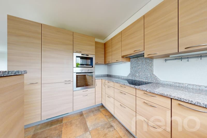 Grosse und helle Wohnung mit Weitsicht in Ipsach (3)