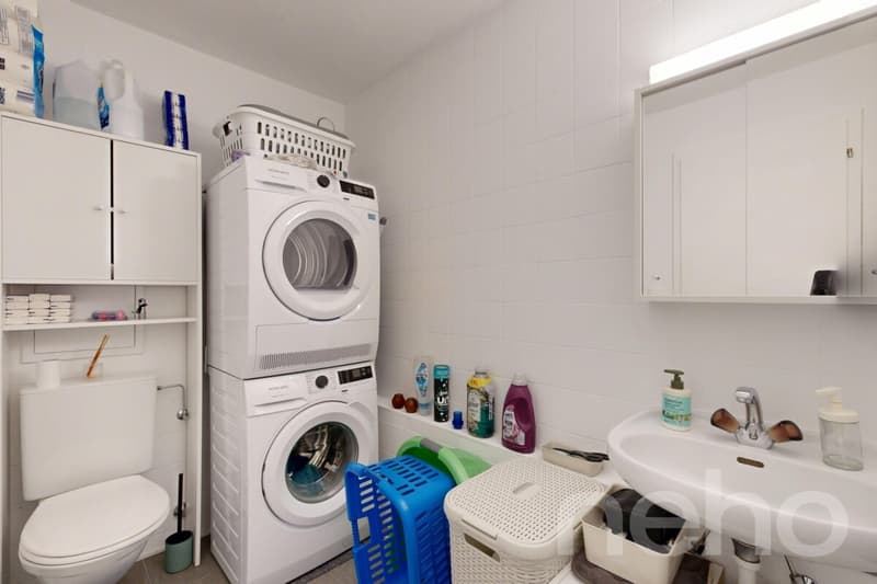 Charmant appartement de 2.5 pièces avec balcon et 2 salles d'eau (10)