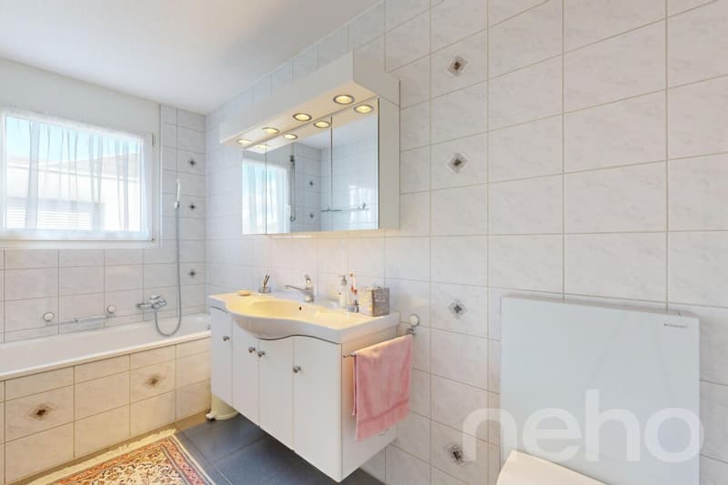 Grosszügige und helle Wohnung an top Lage (10)