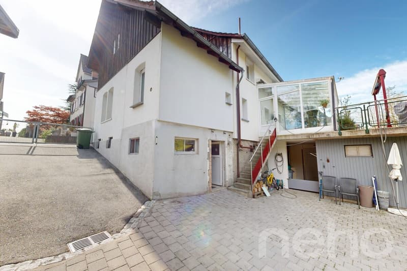 Charmantes 5-Zimmer-Eckreihenhaus an begehrter Lage in Bottighofen (1)