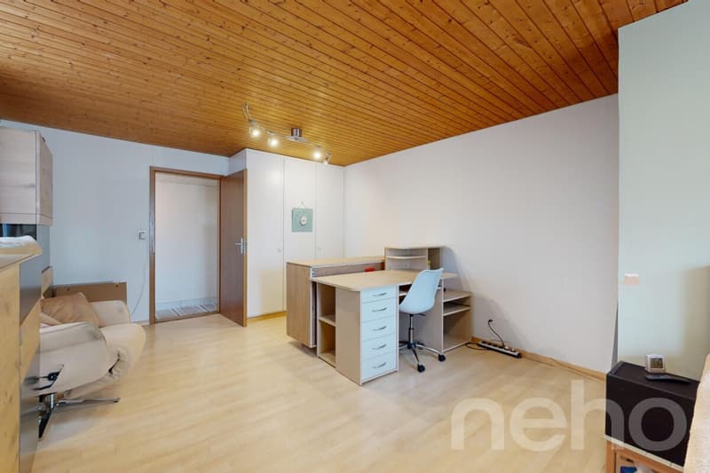 Charmantes 5-Zimmer-Eckreihenhaus an begehrter Lage in Bottighofen (8)