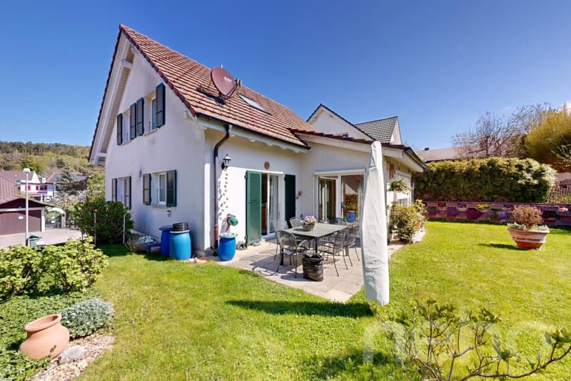 Gepflegtes 5.5-Zimmer Einfamilienhaus im Grünen (3)