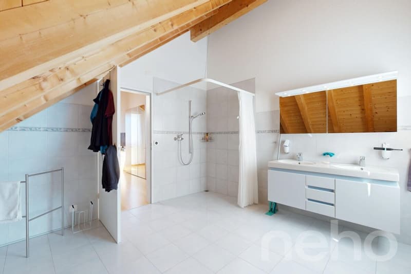 Gepflegtes 5.5-Zimmer Einfamilienhaus im Grünen (8)