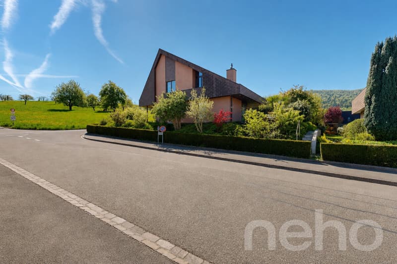 Geräumiges 6.5-Zi Einfamilienhaus am Rande der Bauzone (im Baurecht) (1)