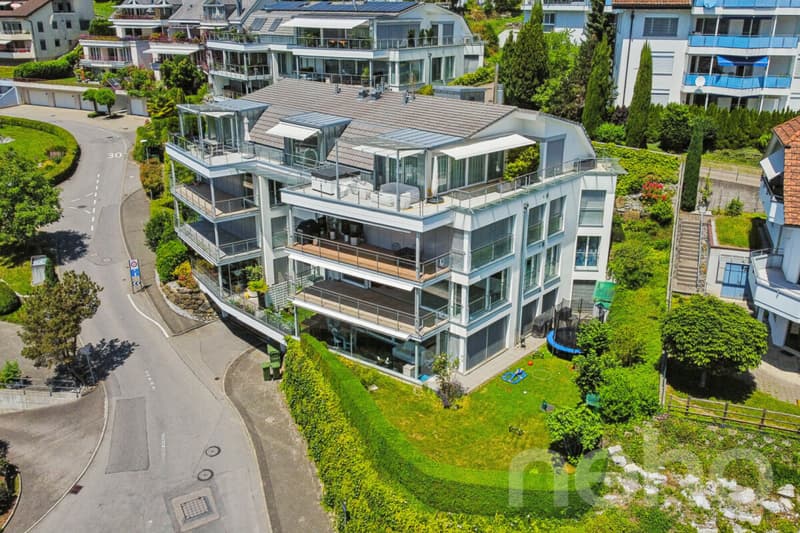 Exklusive Terrassenwohnung mit Panorama-Seesicht (2)