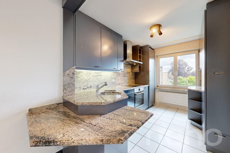 Helle 3.5 Zimmer-Wohnung mit Balkon und Garage in Schönenwerd (2)