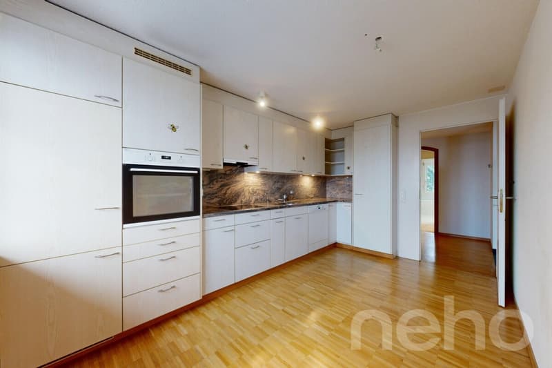 Charmante 5.5-Zimmer-Wohnung mit Potenzial im Herzen von Weinfelden (3)