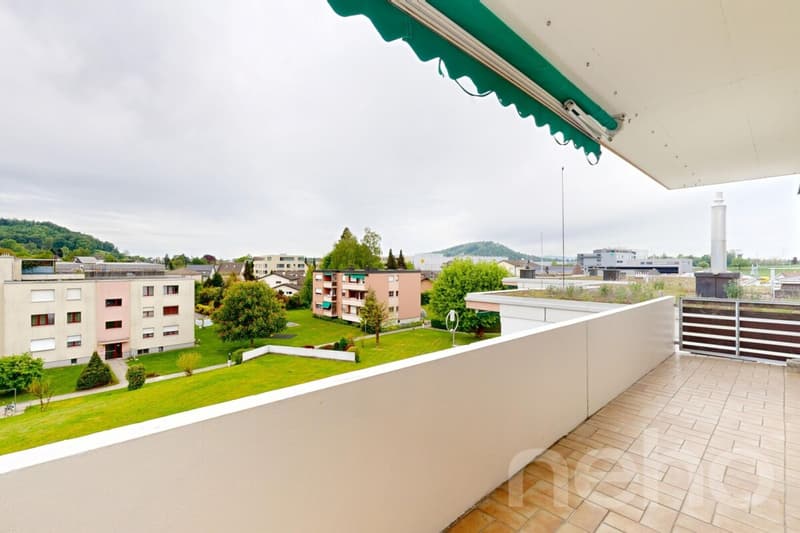 4-Zimmerwohnung im obersten Stock mit Balkon und Cheminée (10)