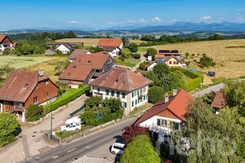 Deux duplex au c?ur d?un ancien bâtiment de charme (11)