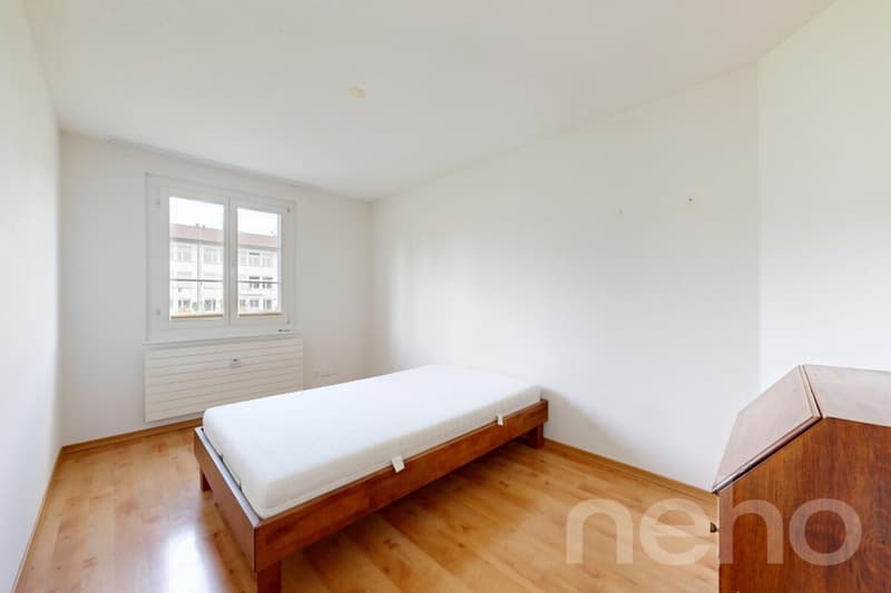 Grosszügige 3.5-Zimmer-Wohnung mit sonniger Terrasse (7)