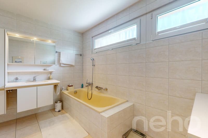 Grosszügige 4.5-Zi.-Wohnung mit Loggia an zentraler, ruhiger Lage (8)
