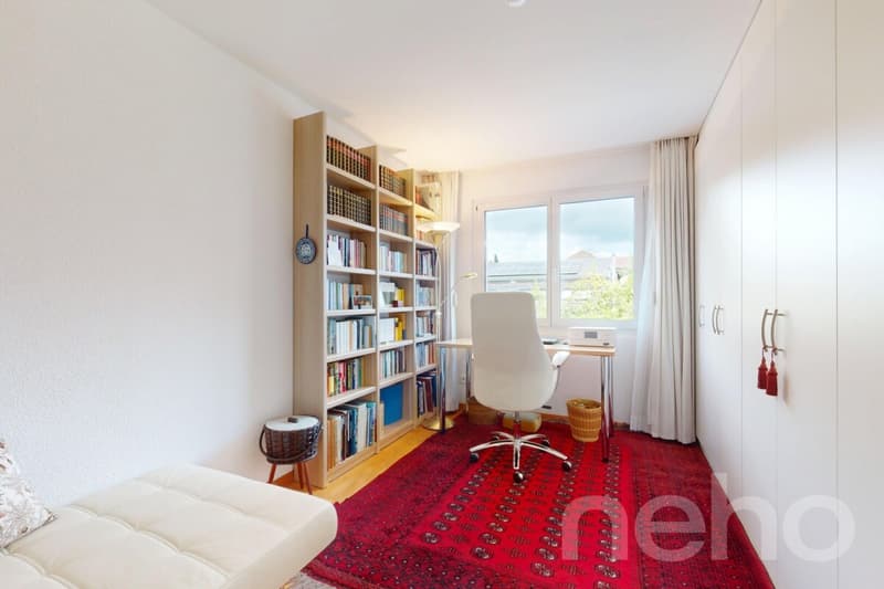 Grosszügige 4.5-Zi.-Wohnung mit Loggia an zentraler, ruhiger Lage (5)