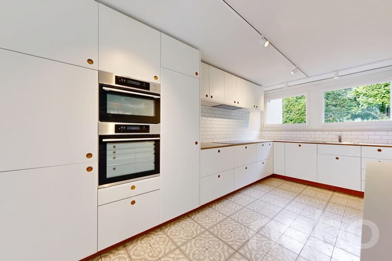 Familienfreundliches Mittelhaus mit Wintergarten und Photovoltaik (7)