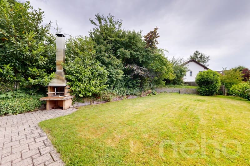 Familienfreundliches Mittelhaus mit Wintergarten und Photovoltaik (4)
