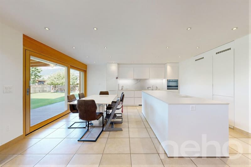 Spacieuse maison individuelle aux beaux volumes (7)