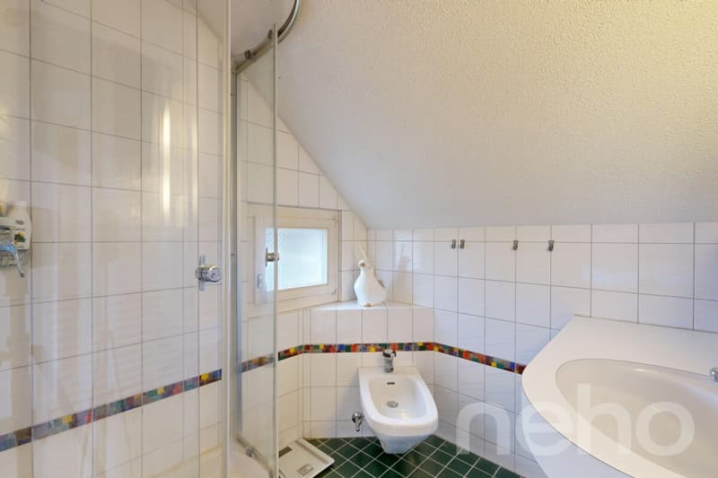Gepflegtes 5.5-Zimmer-EFH mit wunderschönem Garten in Niederuzwil (11)
