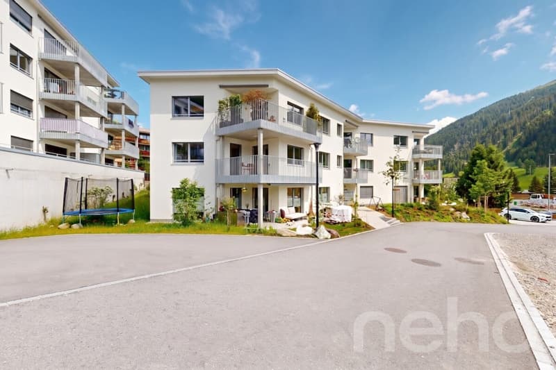 Moderner Wohnkomfort in Davos ? Neubau mit grosser Terrasse (1)