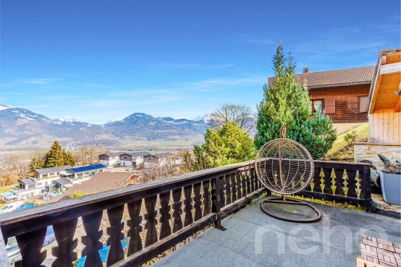 Chalet 8.5 + studio indépendant et vue dégagé dans un quartier calme (11)