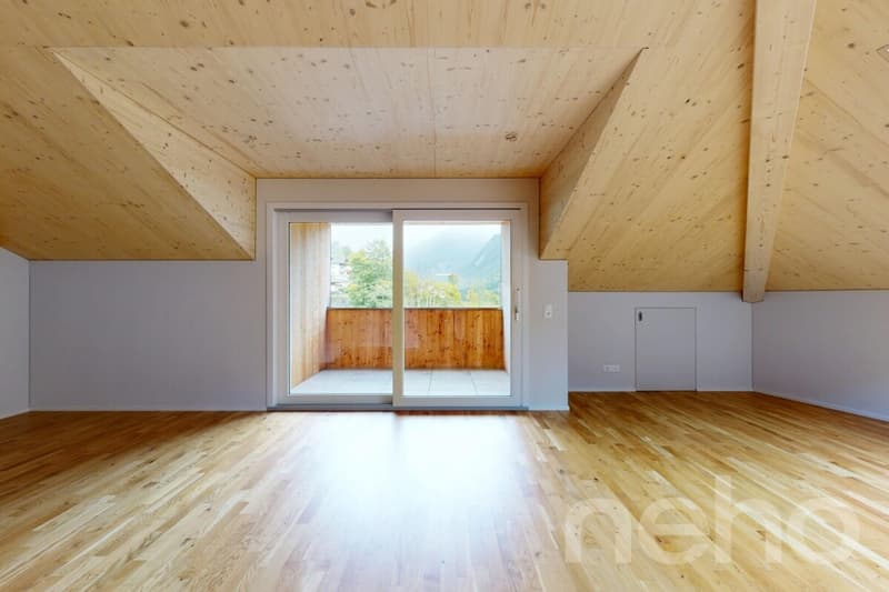2.5-Zimmer-Attikawohnung mit Weitblick in Spiringen (5)