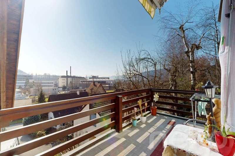 Charmantes 6 Zimmer Einfamilienhaus mit Pool, Sauna und Weitsicht (11)