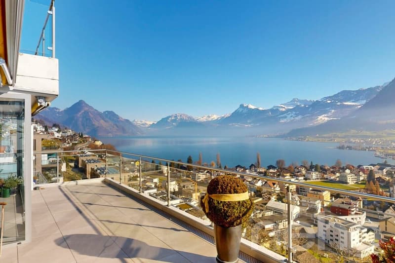 Exklusiver Wohntraum mit Panorama, Wintergarten und Terrasse (2)