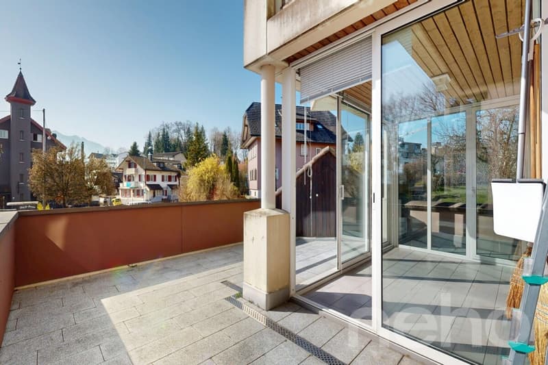 4.5-Zimmerwohnung mit Terrasse, Wintergarten & Garage (4)