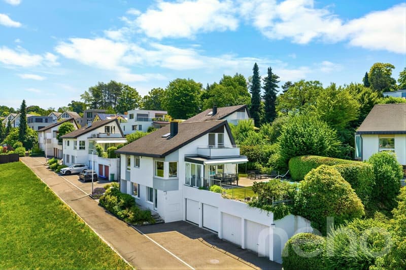 6-Zimmer Einfamilienhaus an ruhiger Sackgasse mit Aussenpool (2)