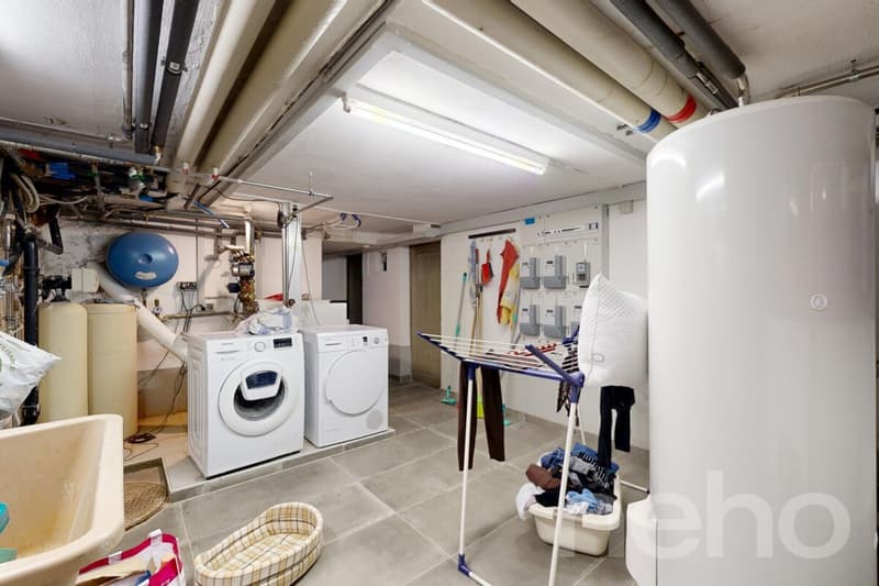 Immeuble avec excellent Rendement Entièrement Rénové  ! (10)
