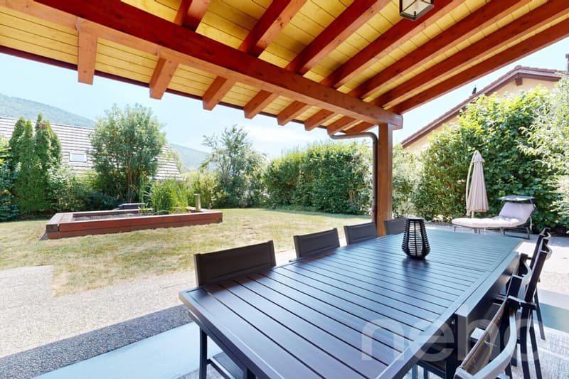 Splendide Villa de Standing avec Jardin, Jacuzzi et Étang Privatif (12)