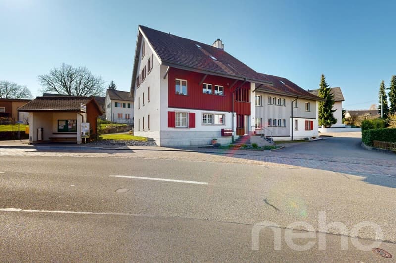 Stilvolle 4.5-Zimmer-Attika-Maisonette mit Charme und Komfort (2)