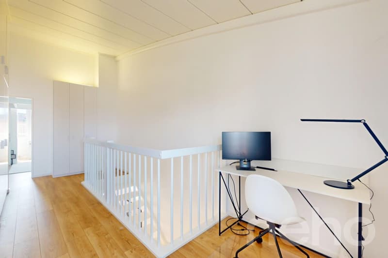 Spacieux duplex en attique ? Volume et confort contemporain (7)