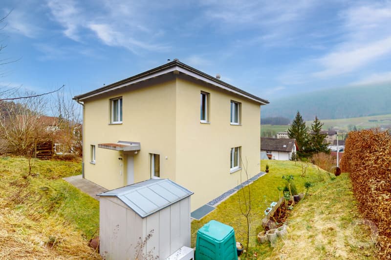 Modernes Einfamilienhaus mit Weitblick und Top-Lage in Laupersdorf (2)
