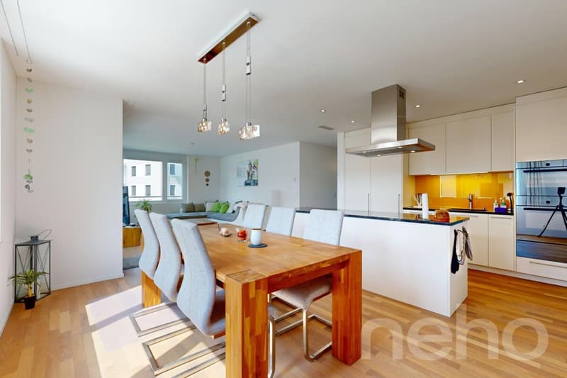 Gepflegte 4.5-Zimmer WHG mit grosszügigem Balkon und zwei TG-Plätzen (3)