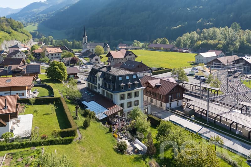 Hôtel de caractère avec fort potentiel de développement (5)
