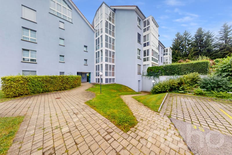 Charmante 3.5-Zimmer-Wohnung mit Wintergarten & Cheminée in Wittenbach (1)
