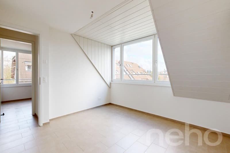 Moderne 4.5-Z' Dachwohnung mit an zentraler und dennoch ruhiger Lage (4)
