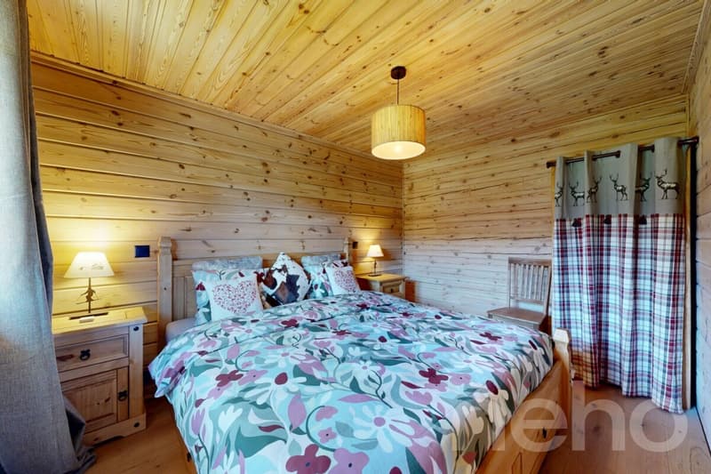 Exclusif: Magnifique chalet rénové et meublé avec soins (5)