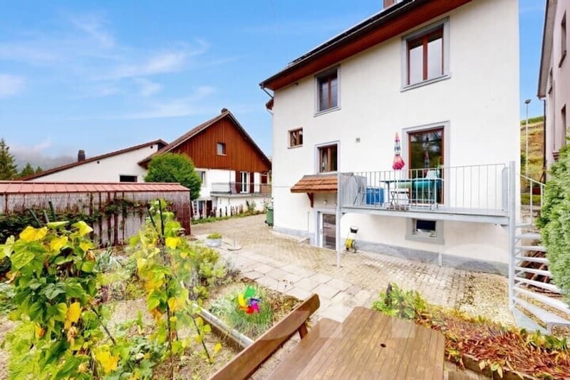 Maison familiale Atypique Rénovée avec jardin et garage indépendant (2)