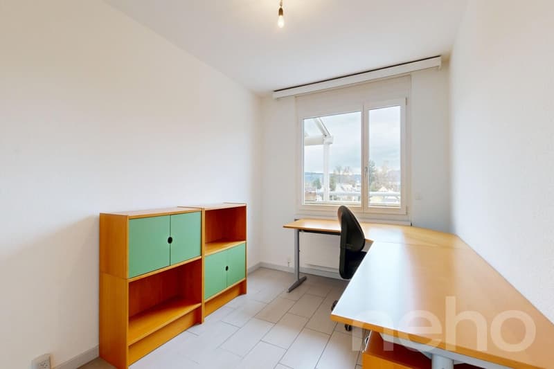 Attraktive 4.5-Zimmer-Attikawohnung mit sonnenverwöhnter Terrasse (9)