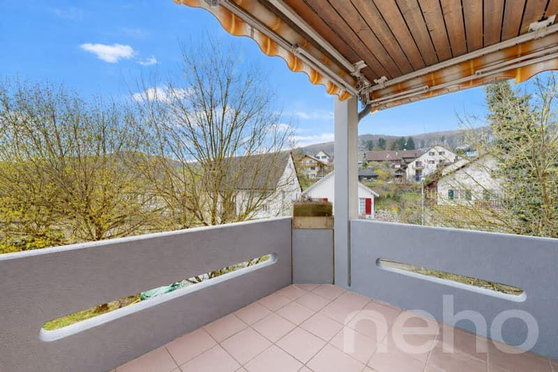 Lichtdurchflutete 5.5-Zimmer-Dachmaisonette mit Galerie und Balkon (12)