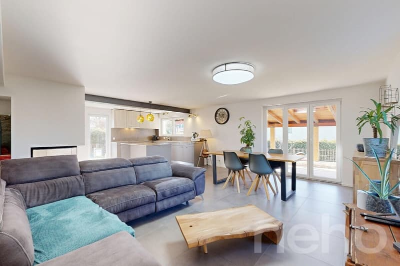 Villa individuelle rénovée avec rooftop et vue dégagée (4)