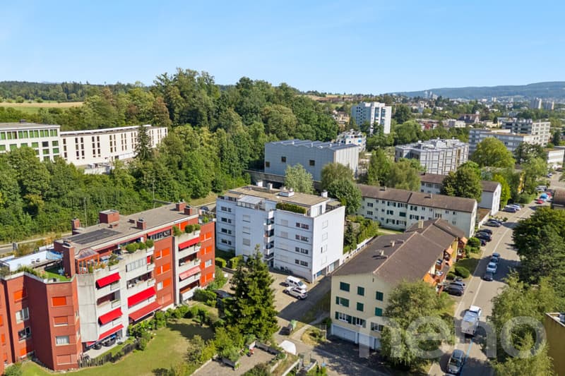 Zentrale 2.5-Zimmer-Wohnung mit Parkplatz und Potenzial (9)