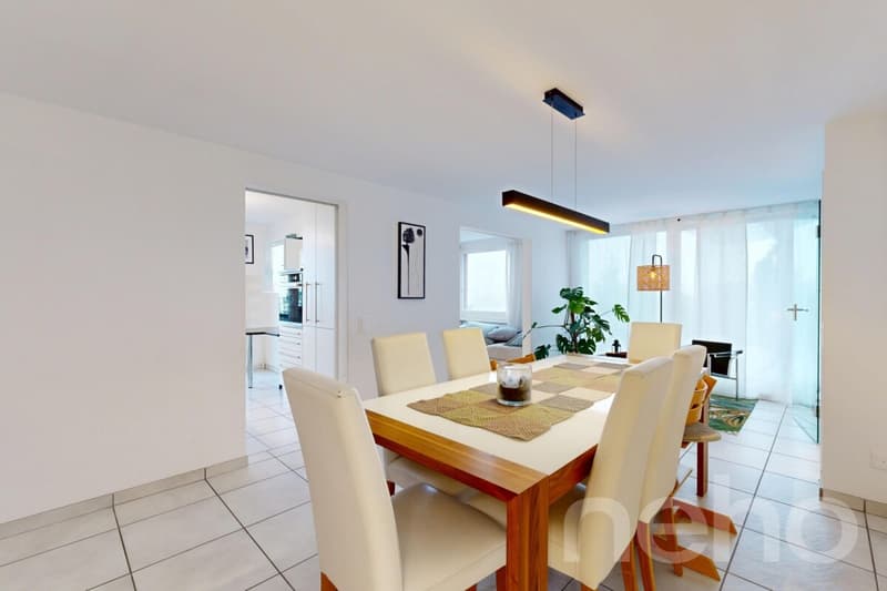 Helle, grosszügige Terrassenwohnung mit Alpensicht (4)