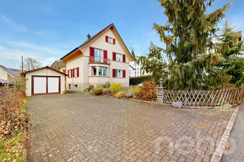 4-Zimmerhaus mit Ausbaupotenzial an ruhiger und doch zentraler Lage (2)