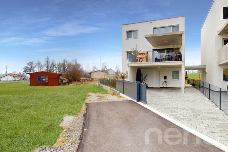 Jolie villa individuelle moderne avec jardin (10)