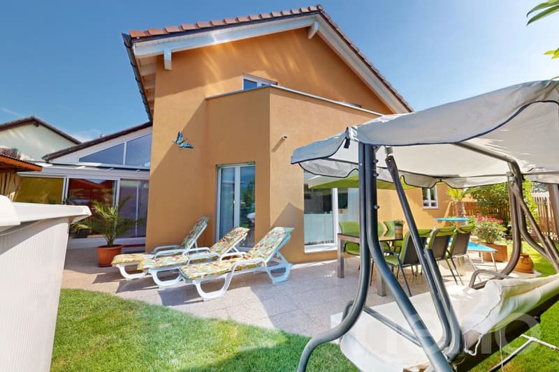 Superbe maison familiale avec piscine et cuisine d'été au calme (12)