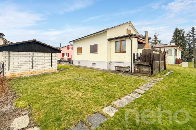 Freistehendes EFH mit viel Potenzial an familienfreundlicher Lage (3)