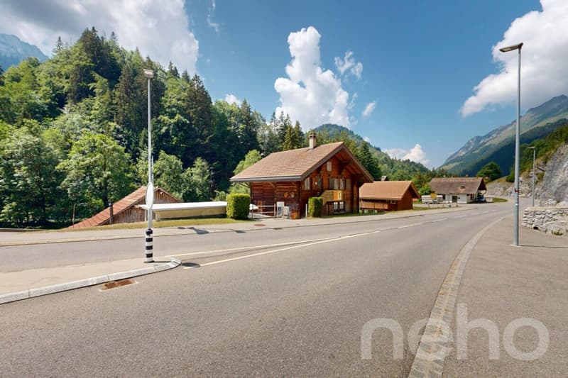 Un chalet plein de charme dans un écrin de verdure (12)