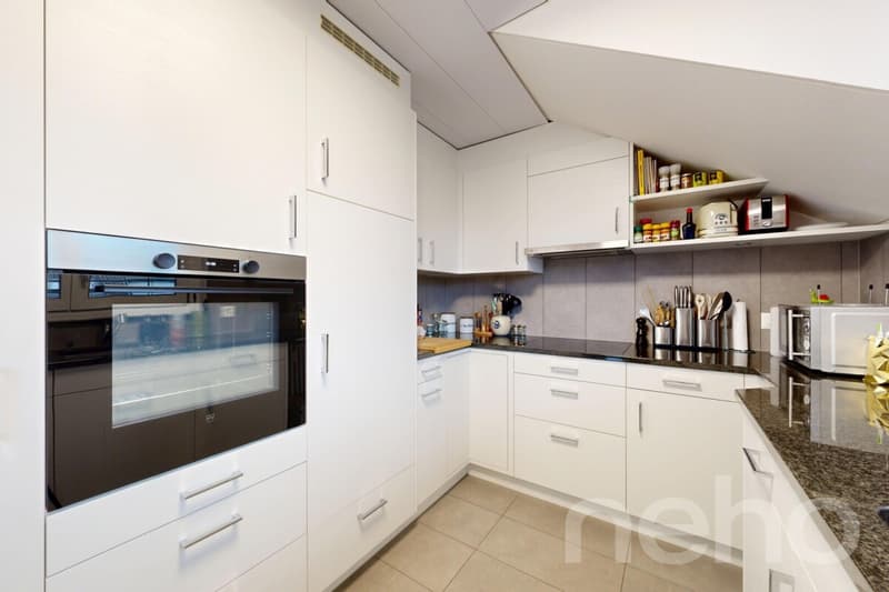 Preiswerte Dachwohnung mit 131 m² nahe Emme und Zentrum (5)